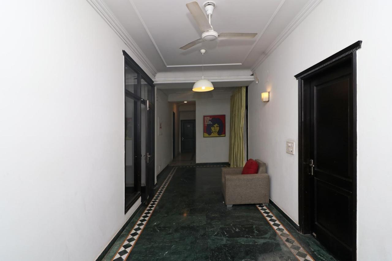 Hotel Oyo Capital O 5879 Radha Damodar Residency Puri Esterno foto