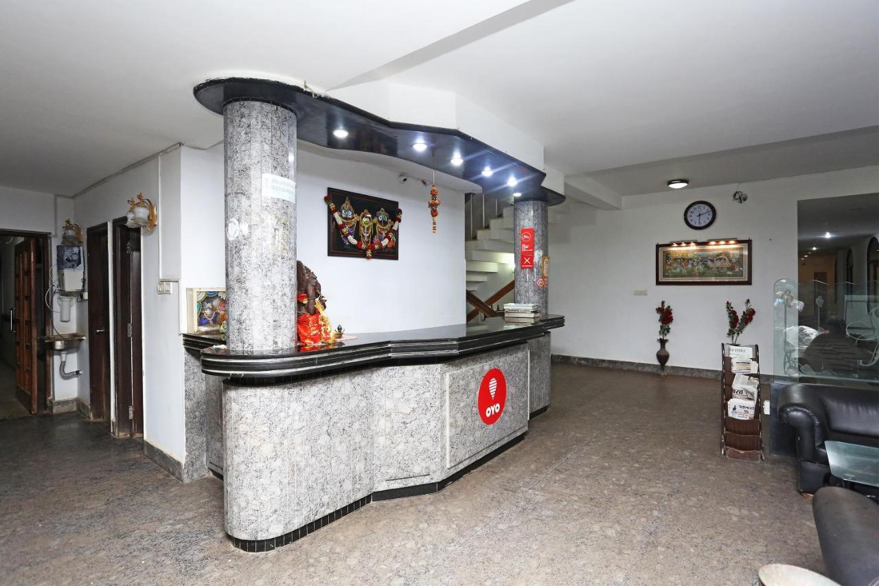 Hotel Oyo Capital O 5879 Radha Damodar Residency Puri Esterno foto